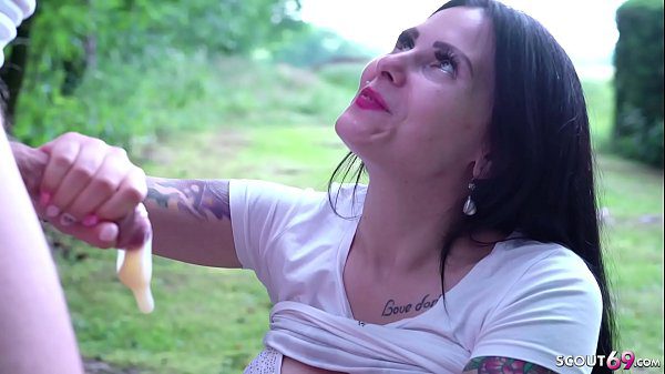 German Amateur – Alter Sack darf junges explicitly Teeny mit geilen Titten ficken beim Userdate